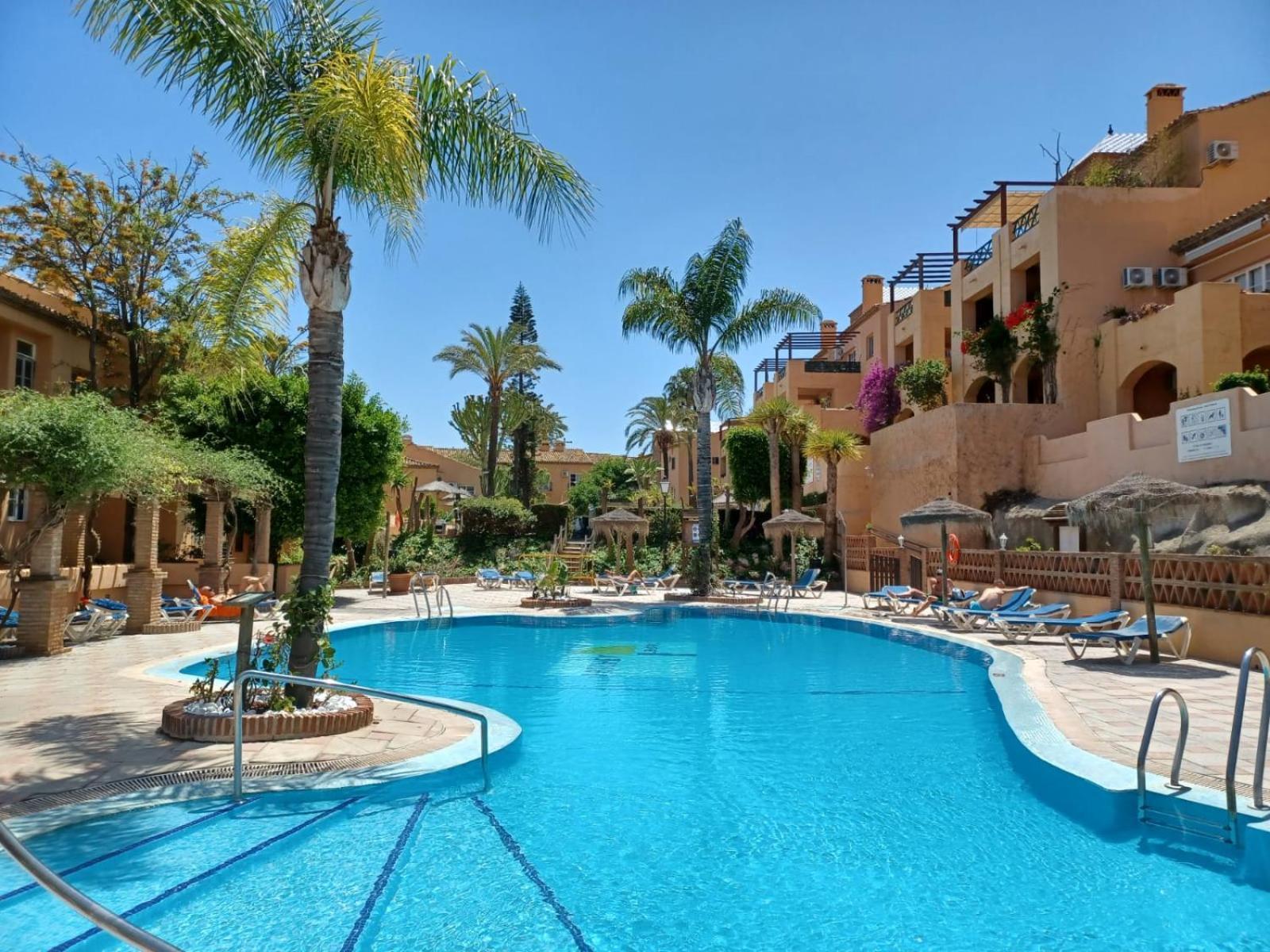 Riviera Del Sol Piscinas Playas Y Golf Apartment Malaga Luaran gambar